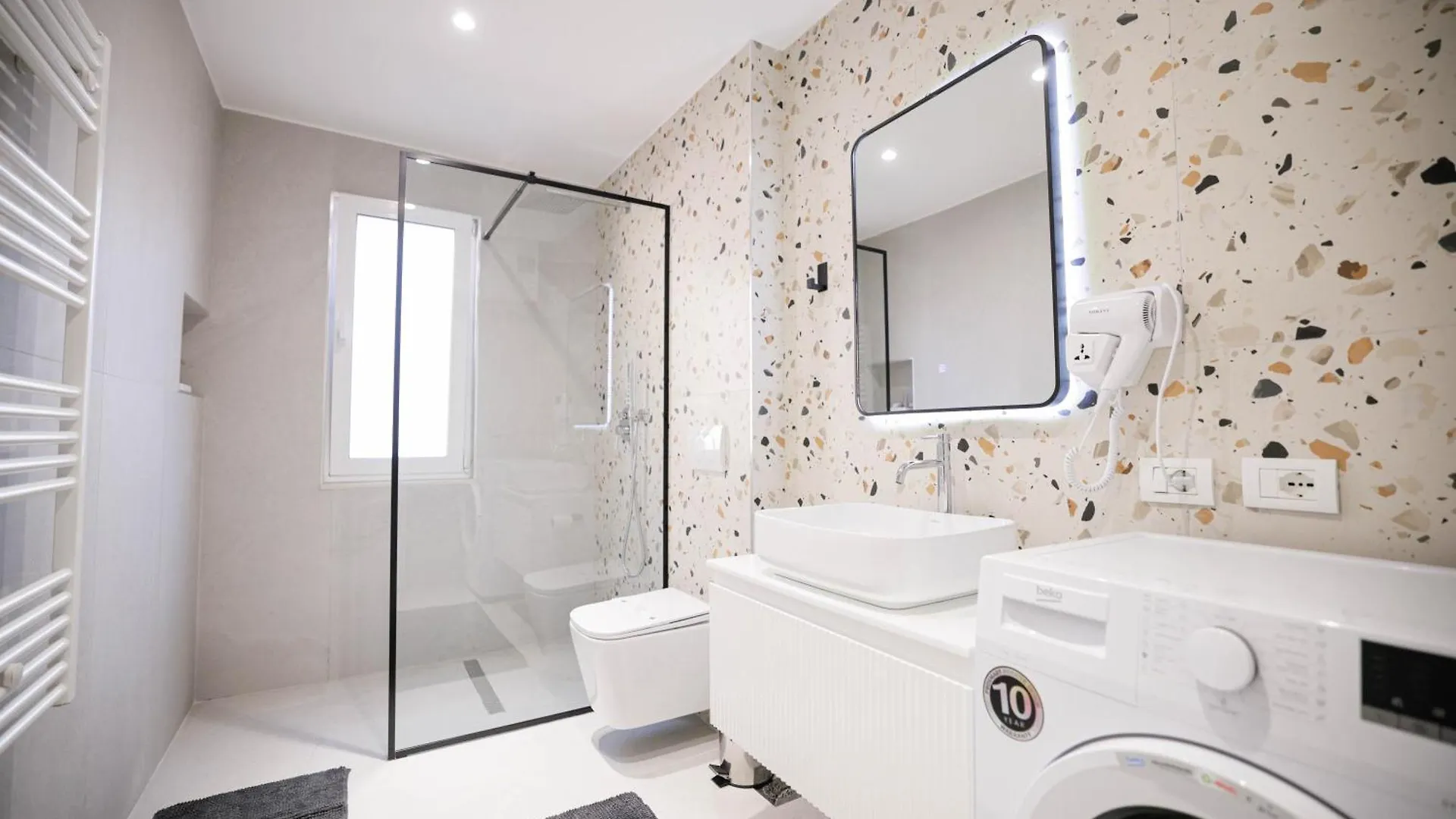 Urban Deluxe Apartments Τίρανα
