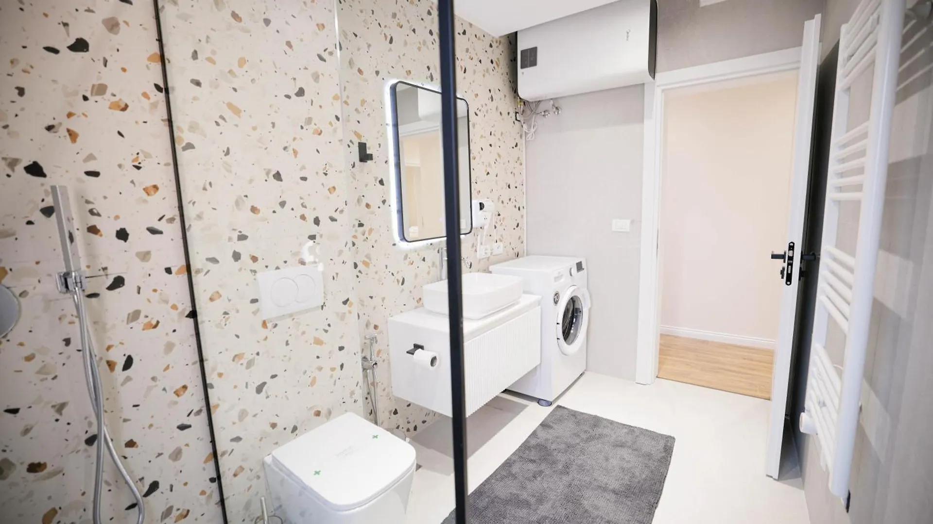 Urban Deluxe Apartments Τίρανα