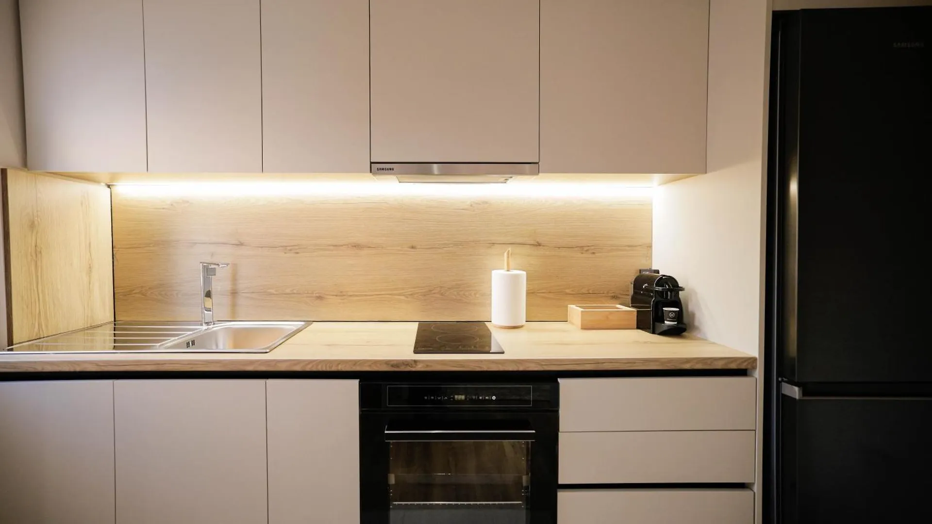 Urban Deluxe Apartments Τίρανα